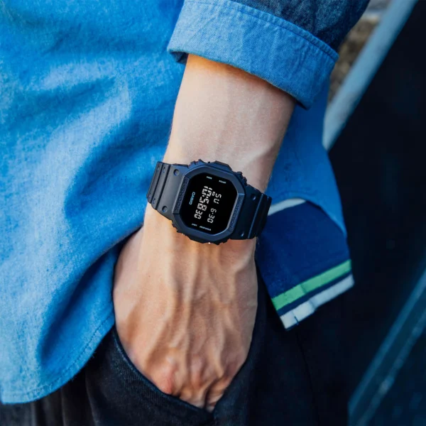 Orologio uomo CASIO G-SHOCK DW-5600UBB-1ER - immagine 2